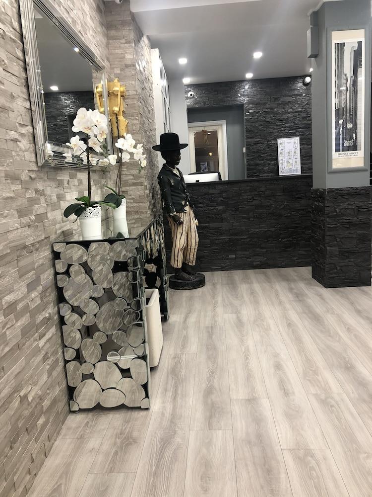 Hotel Clauzel Paris Luaran gambar