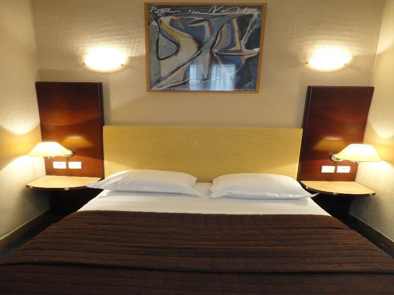Hotel Clauzel Paris Luaran gambar